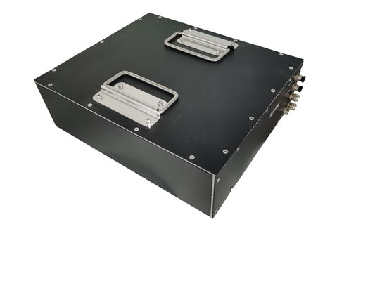 بطارية ليثيوم فوسفات الحديد عالية الأداء 51.2 فولت 50 أمبير في الساعة لتلبية احتياجات الطاقة في المركبات ذاتية التوجيه والصناعية